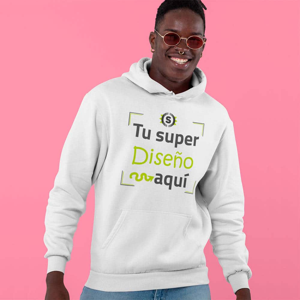 Chico con una sudadera personalizable y gafas de sol
