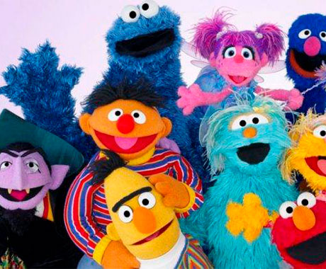 Imagen de la pandilla de la serie Barrio Sésamo.