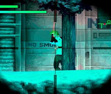 Imagen de Snake apuntando con un rifle francotirador a Sniper Wolf en el juego Metal Gear Solid