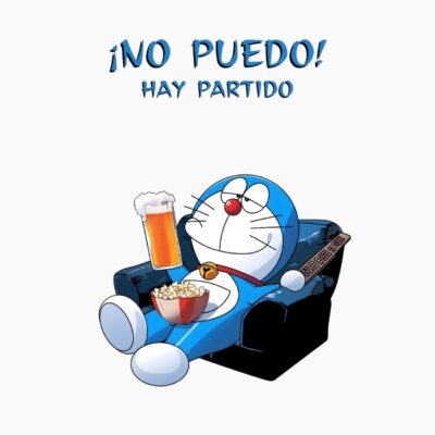 Doraemon en el sofá viendo un partido